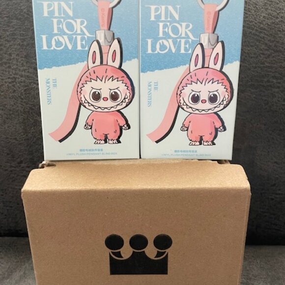 Pin For Love Labubu - Letter Q - Picture 3 of 4